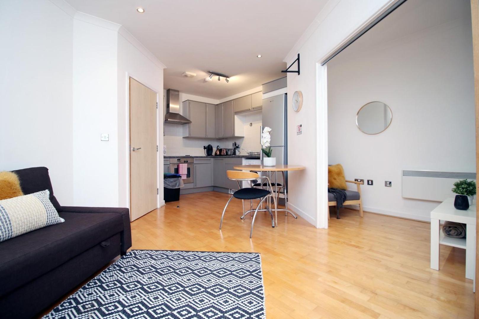 Centrally Located Spacious 2Br | Cohost Partners Cardiff Exterior photo